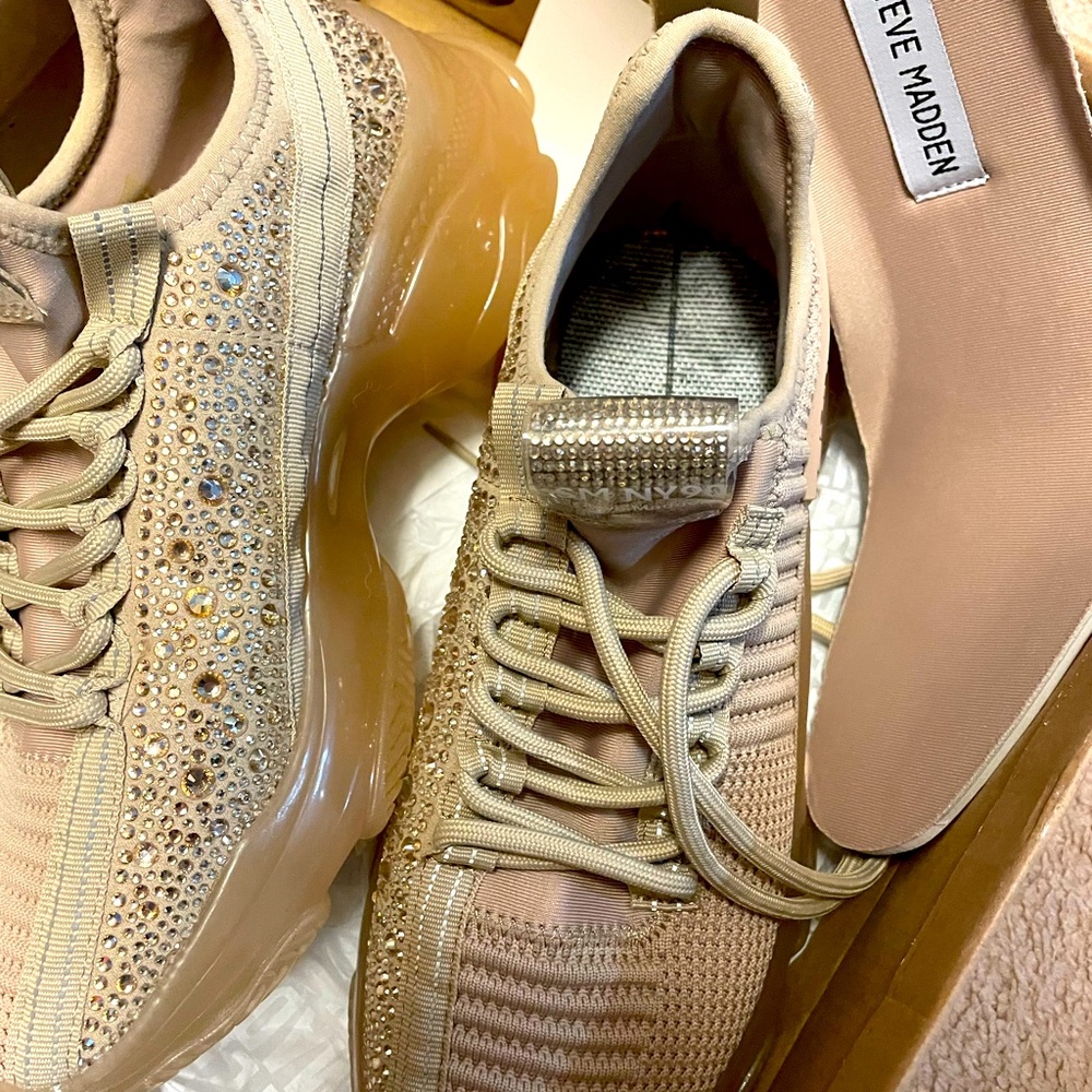 Steve Madden sneakers-fashionable